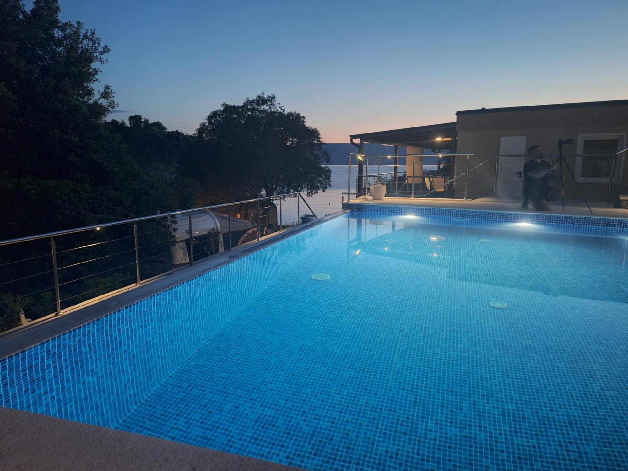 ホテル Boora Glamp Experience & Heated Infinity Pool セニ エクステリア 写真