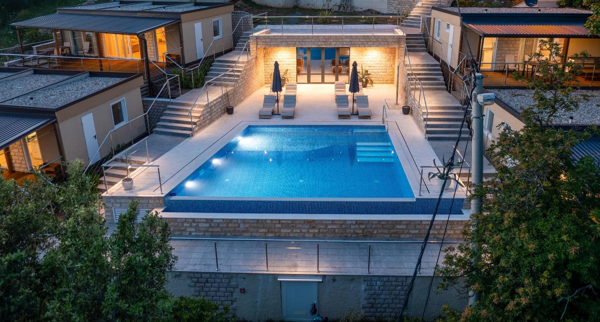 ホテル Boora Glamp Experience & Heated Infinity Pool セニ エクステリア 写真