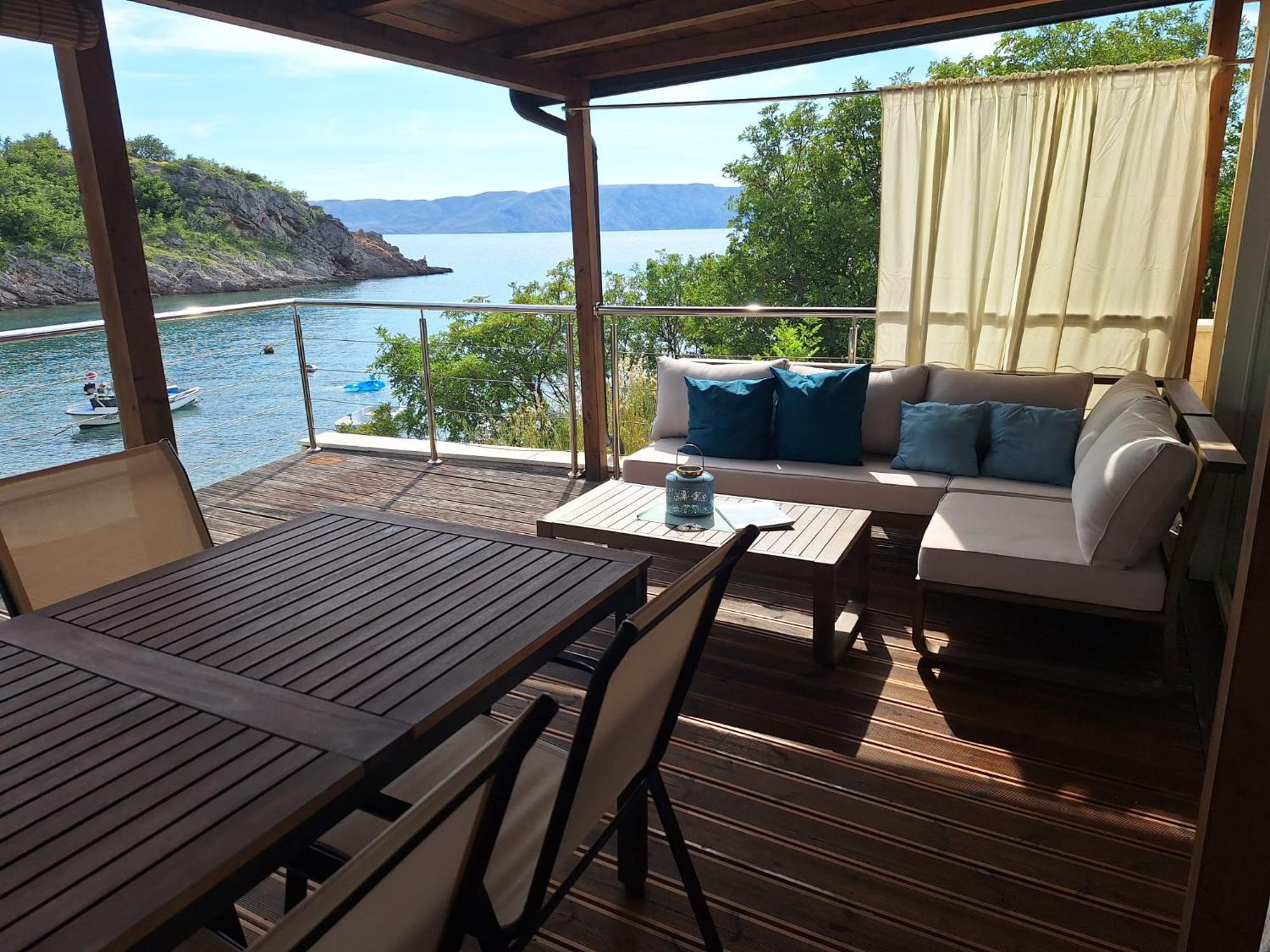ホテル Boora Glamp Experience & Heated Infinity Pool セニ 部屋 写真